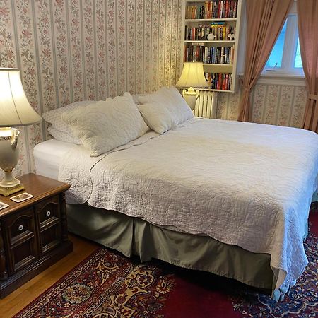 Bernard Gray Hall Bed And Breakfast Niagara-on-the-Lake Exterior photo